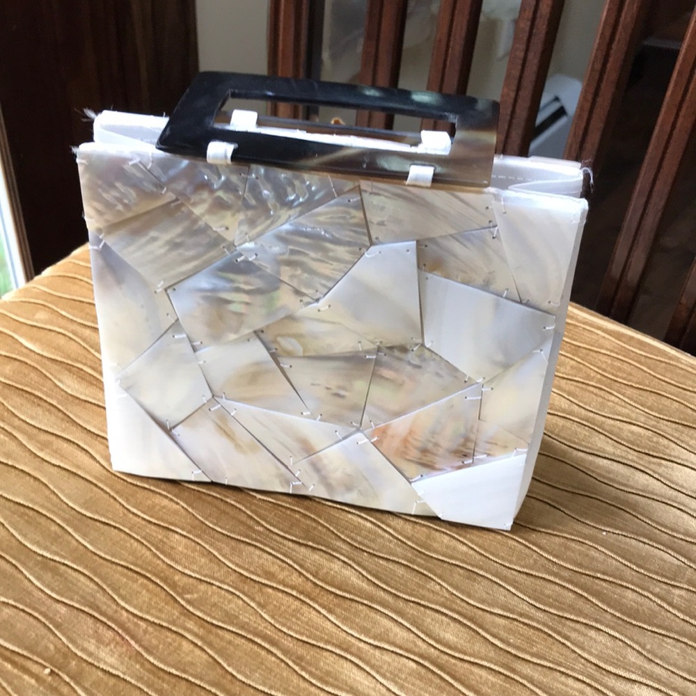 Shell Handbag - image 6